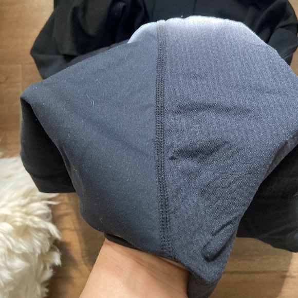 Lululemon sz 4 black tank - Picture 5 of 5